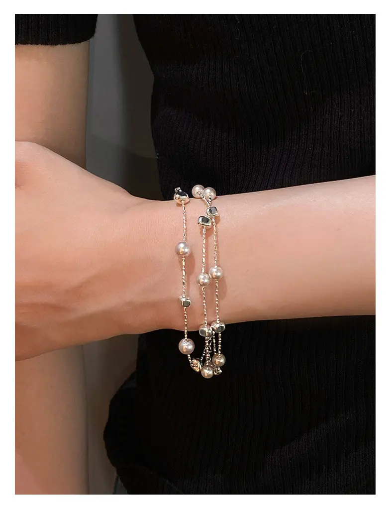 Manta Rose Lila Imitationsperlen Metall Dreischichtige Silberfarbene Armbänder für Frauen Luxus-Schmuck Stilvolles Handgelenk-Accessoire – Detail 5