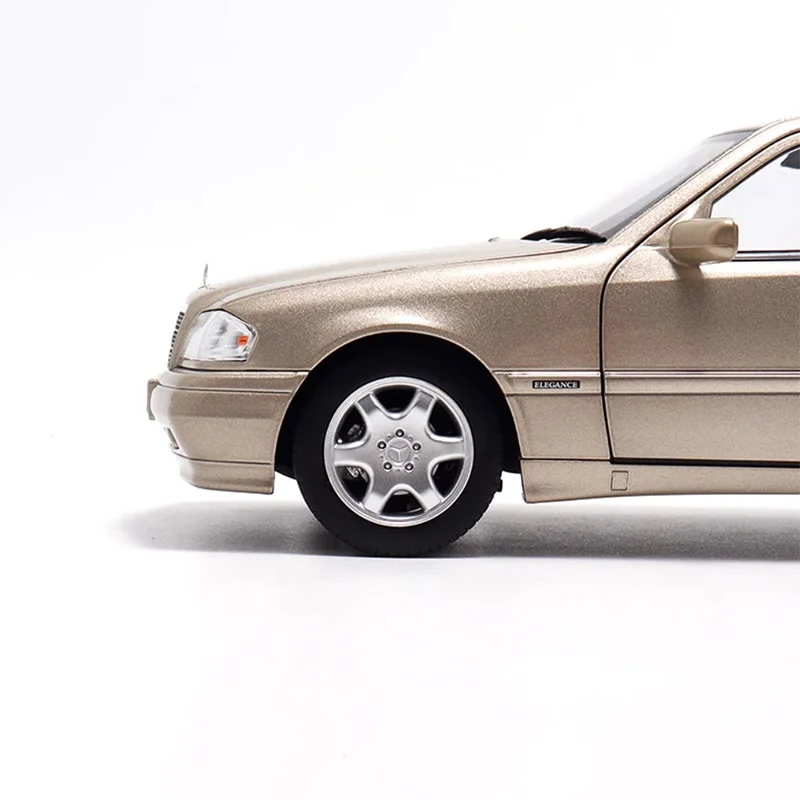 1:18 Schaal C-CLASS W202 Station Wagon Volledig Open Simulatie Legering Model Auto Statische Display Collectible Gift Souvenir Decoratie