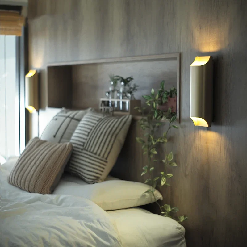 New Design Luxury Crystal Wall Lamp Glossy Gold Decal Wall Light Modern Home LED Lighting