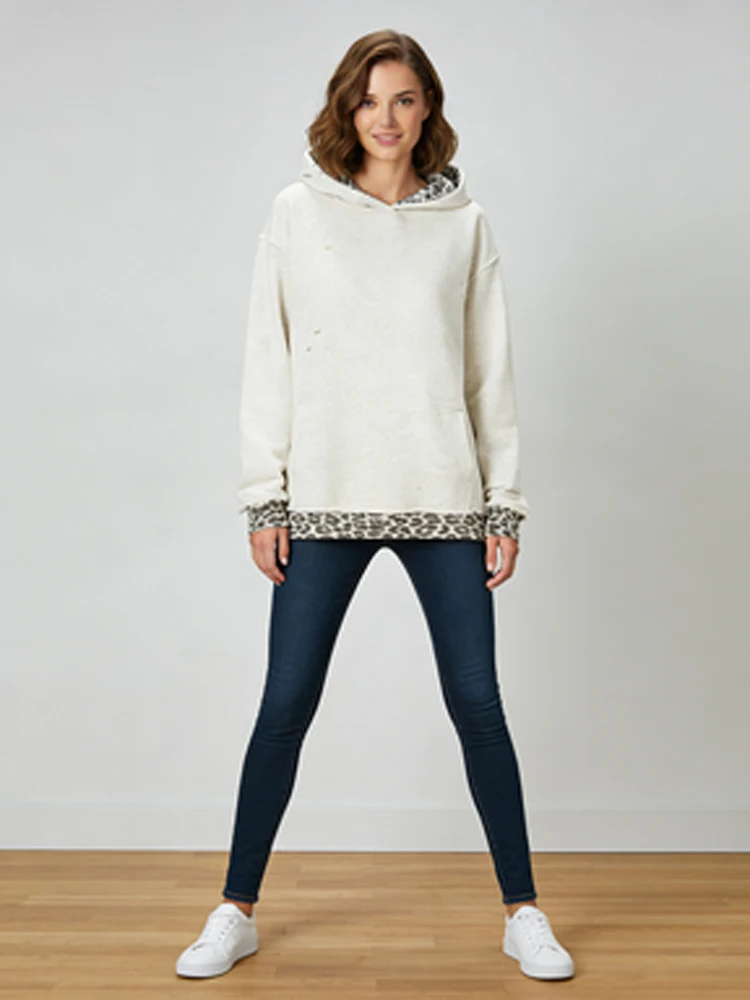 

Стильный свитер с капюшоном и леопардовым принтом, в стиле пэчворк, с рваными элементами, женский, модный, с длинными рукавами, свободный пуловер, новинка 2026 года, повседневная верхняя одежда для женщин