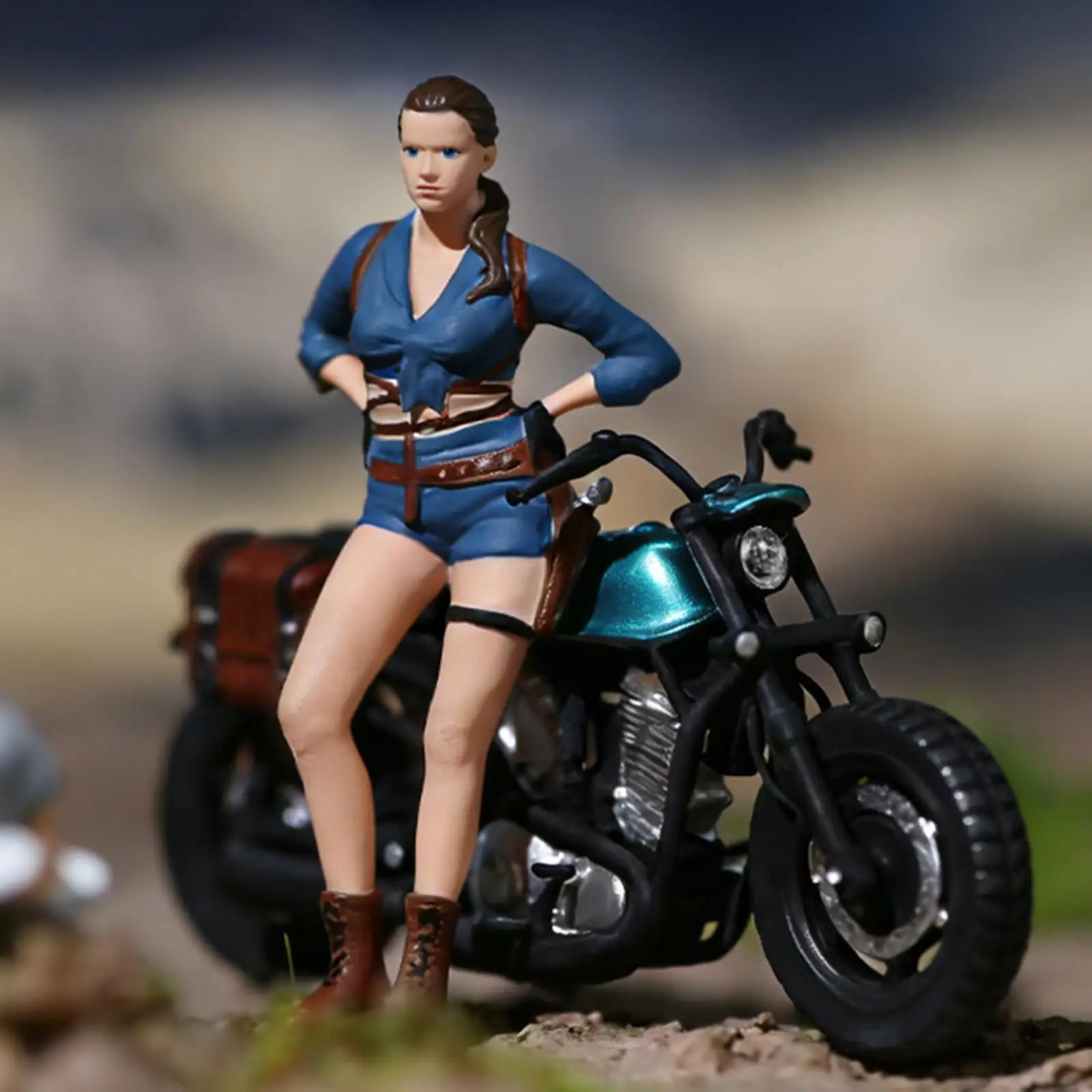 

1/64 Female Figure And Motorcycle 1:64 Scale Resin Model Collection Standing