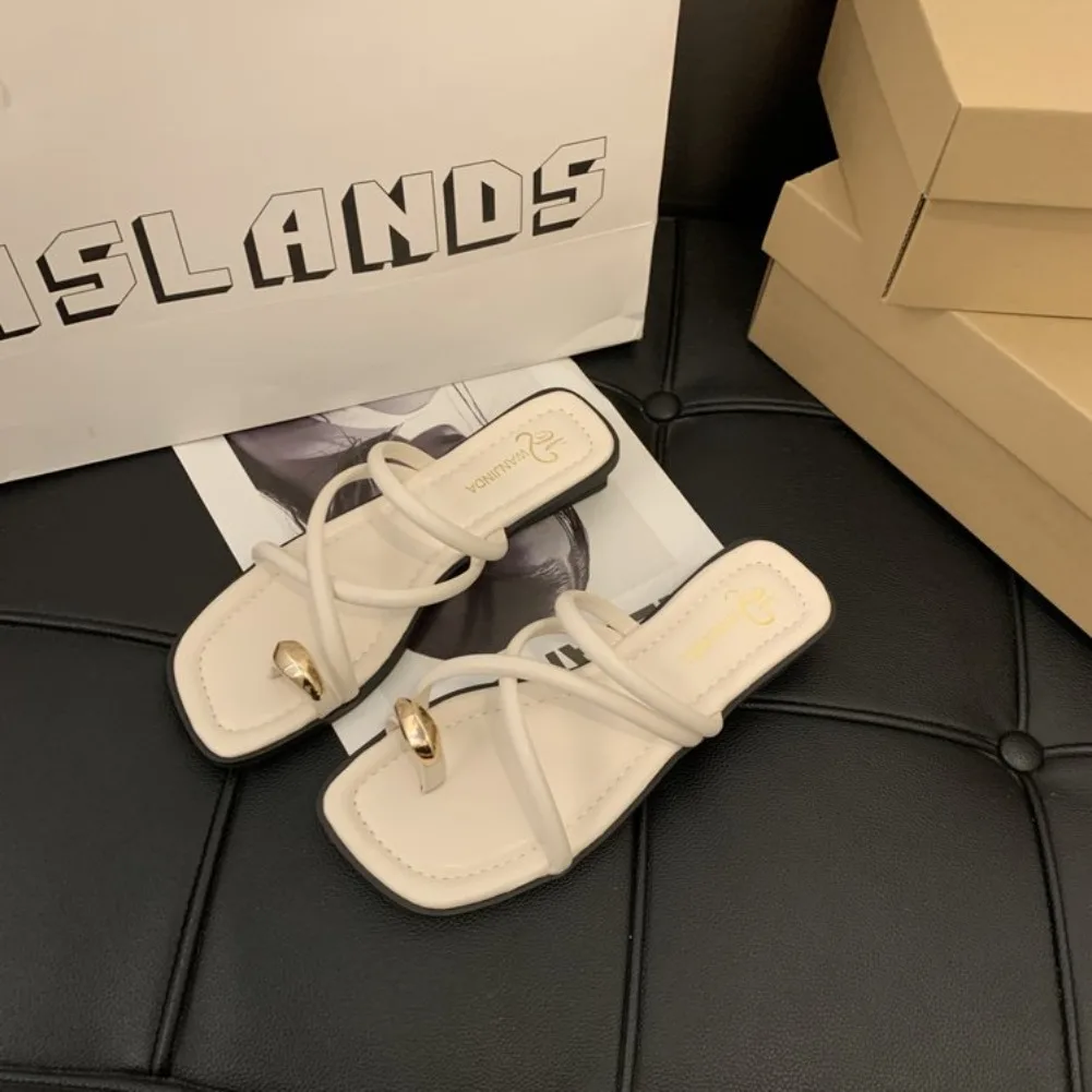 Stylish Women's Cross Strap Slide Sandals Comfortable Lightweight Toe Loop Beach Shoes with Casual Solid Color Design for Summer