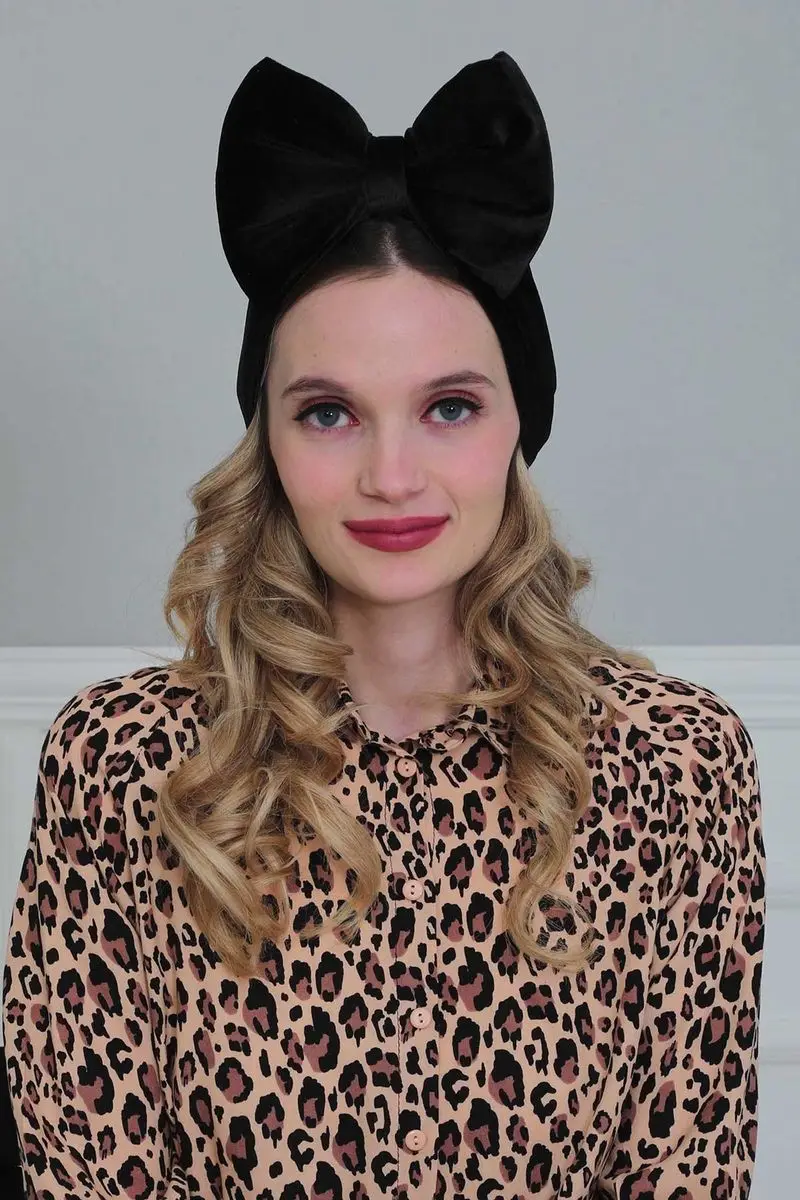 Tulang Beludru Pita Raksasa Hitam