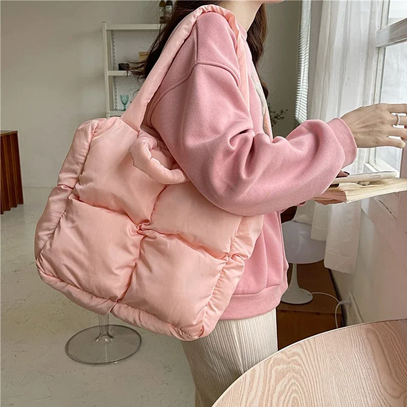 2024 Hot Sell Women Retro Checkered Quilted Shoulder Bag Solid Color Winter Soft Handbags Soft Tote Handbags Purses and Handbags