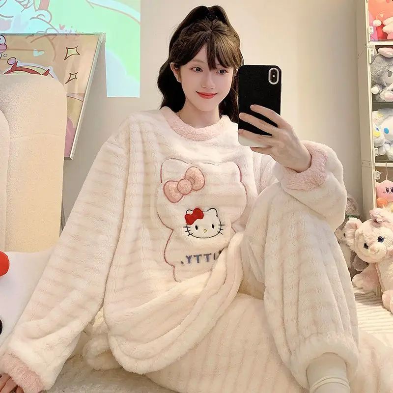 

Pajama Girl Winter Hello Kitty Flannel Suit Loose Plus Fat Large Size Thickened Can Be Worn Outside Warm Fashion Home Clothes