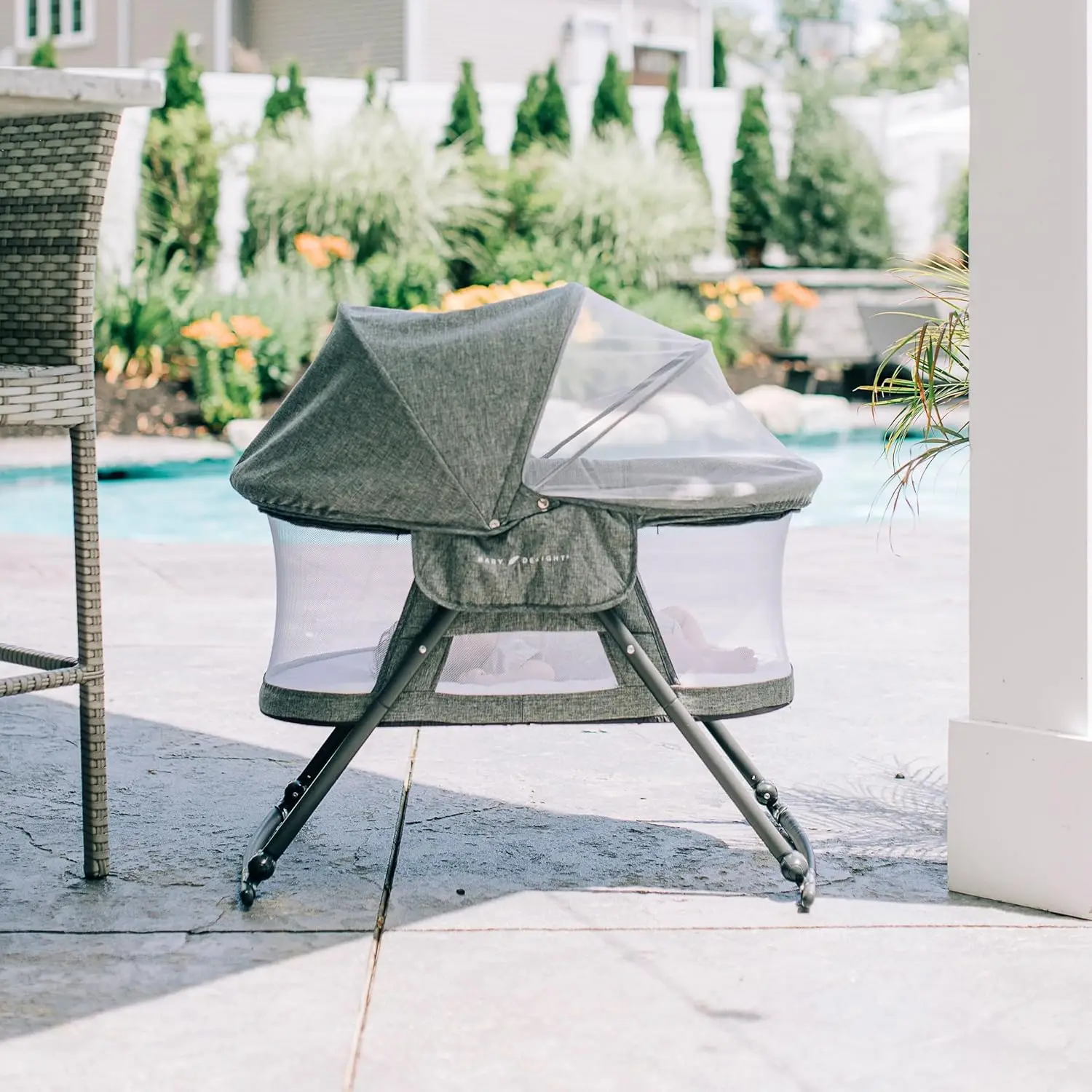 Portable Rocking Bassinet with Removable Canopy, Safe & Cozy for Babies Up to 5 Months