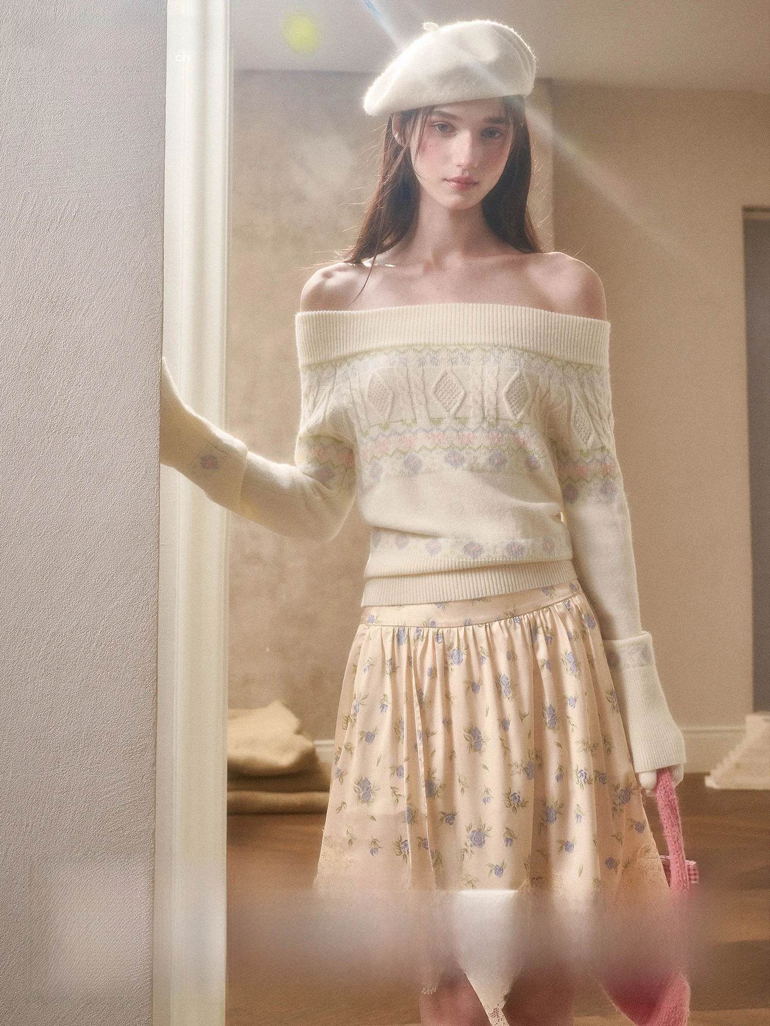 

Комплект Galaxy Eternal "Feilao Island": Мягкий хлопковый свитер, шарф, юбка с цветочным принтом – нежный и комфортный женский модный ансамбль