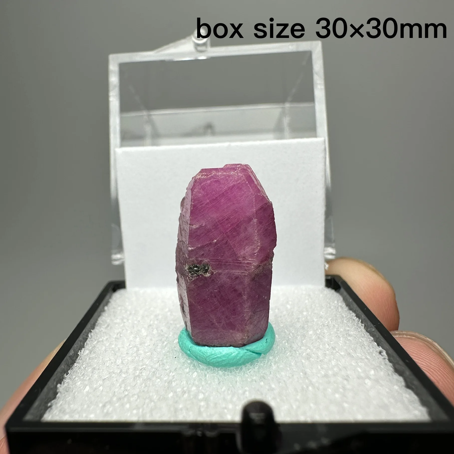 Natural Tanzanian fluorescence Ruby rough mineral specimen + box size 3.4cm + healing quartz crystals and stones rock gemstone