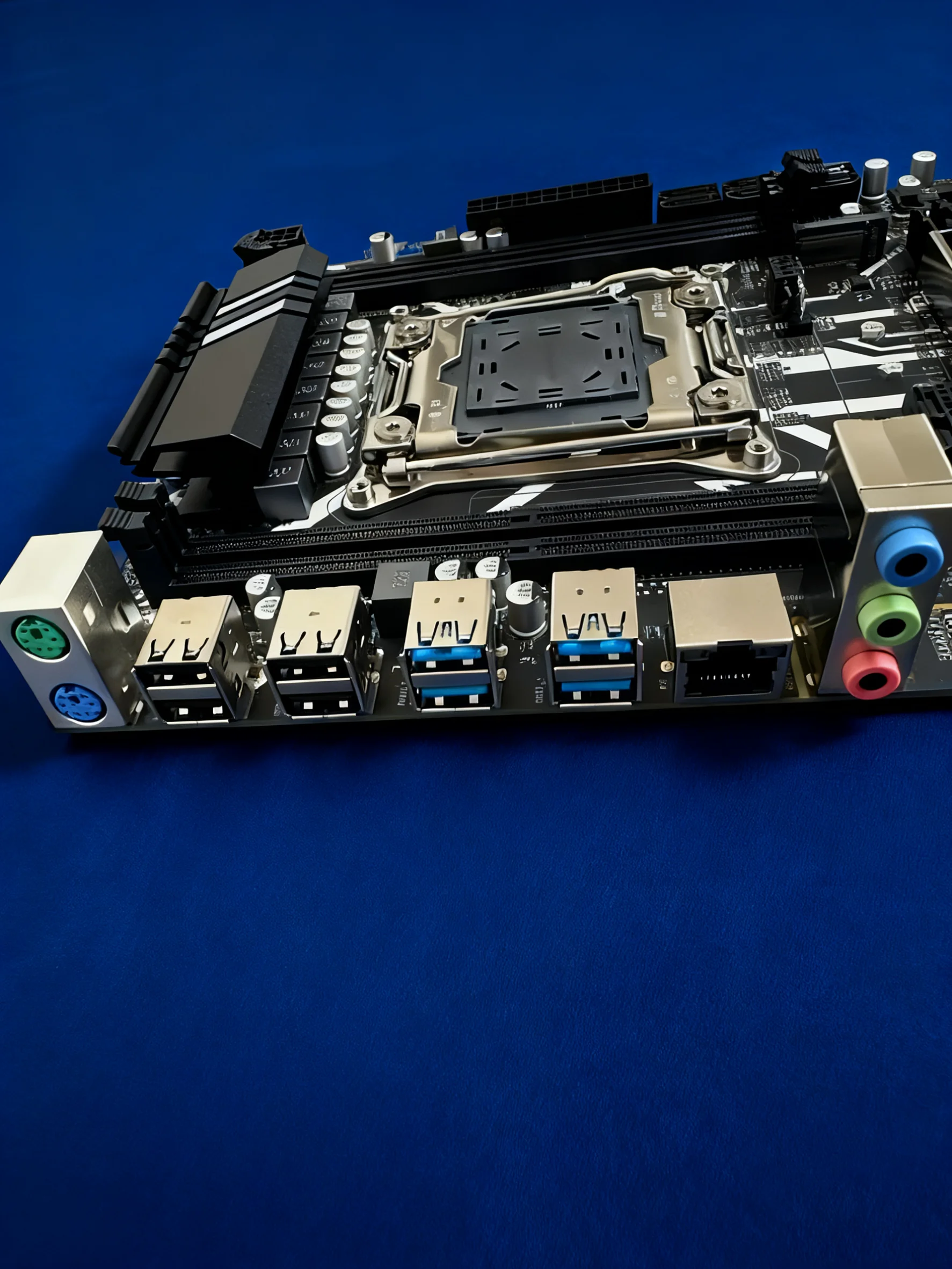 Metal desktop X99 Set  LGA 201 - đánh giá và giá Pc Gaming Xeon