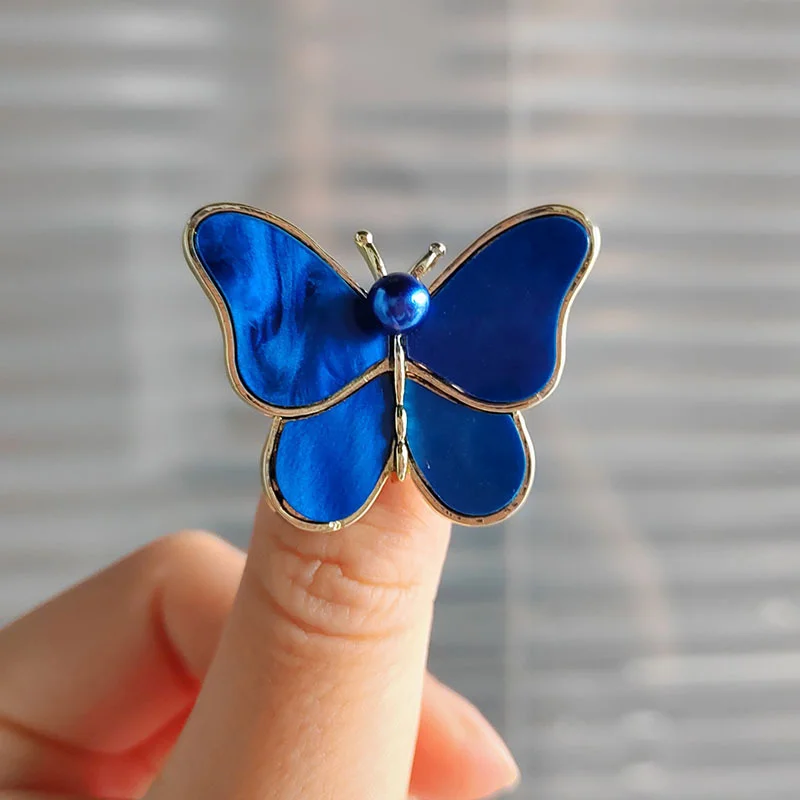 2024 Beimu Butterfly brooch for women with a sense of luxury, niche pearl brooch, brooch clothing, sweater accessories