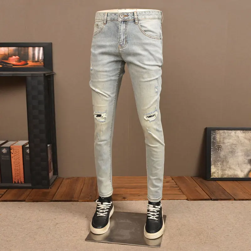 High Street pria Jeans Retro biru muda melar Skinny Fit robek Jeans pria menambal desainer Vintage Denim celana Hombre