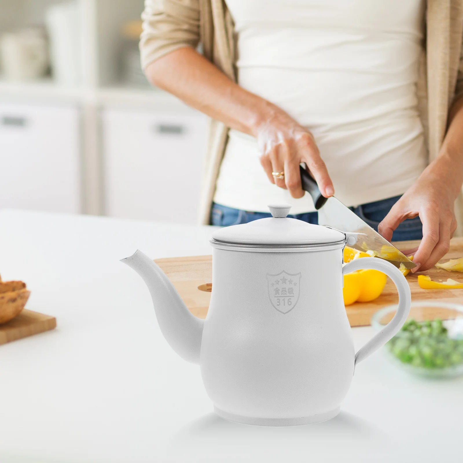 

Strainer Storage Bottle Stainless Steel Container With Thickened Handle Anti-Slip Oil Jug For Frying Oil Vinegar Dispenser