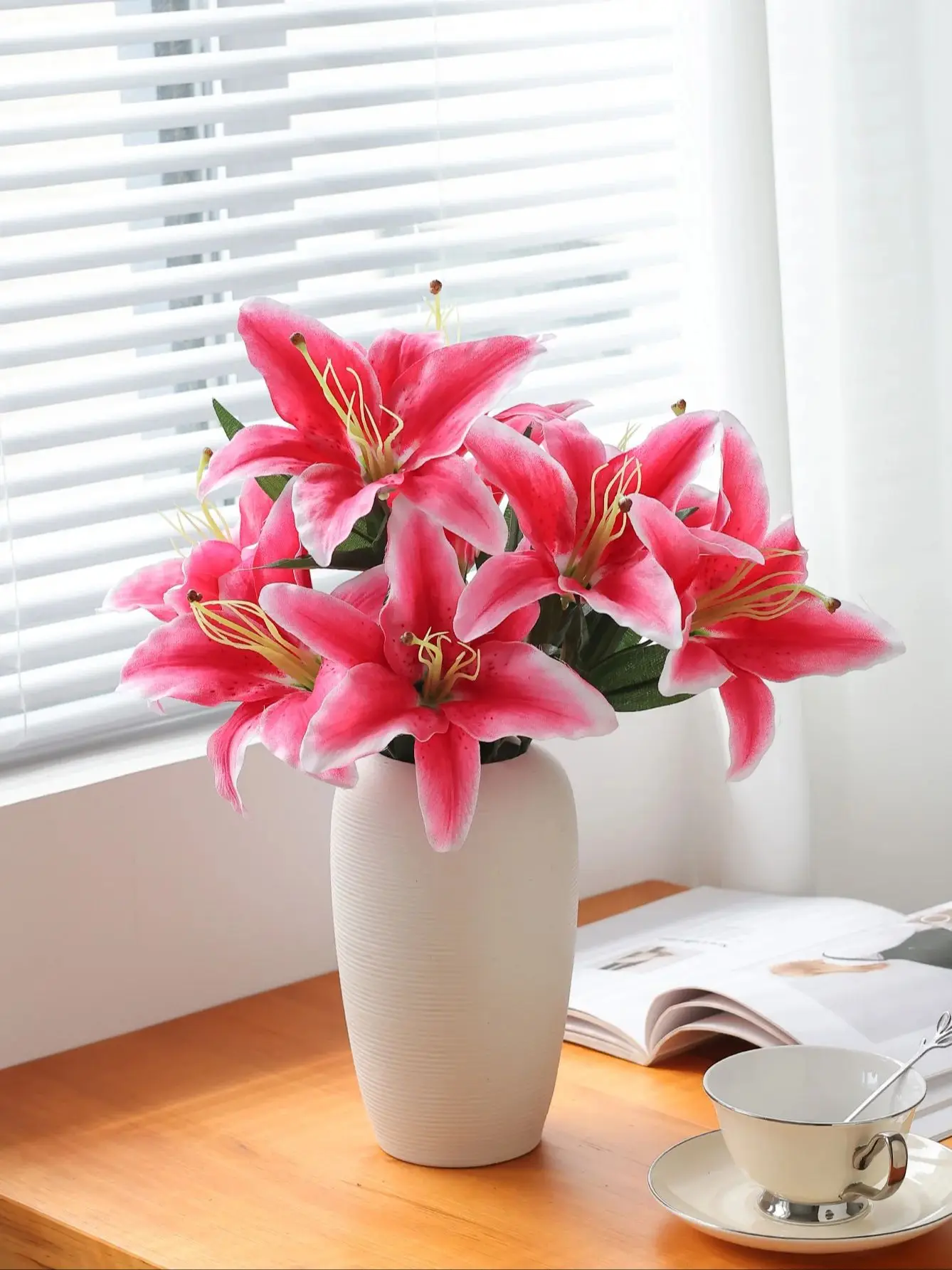 Neue 9 Köpfe große Lilie künstliche Blume Simulation Blume Hochzeit dekorative Dekoration Geschenk Lilie Zweig gefälschten Blumenstrauß – Detail 2