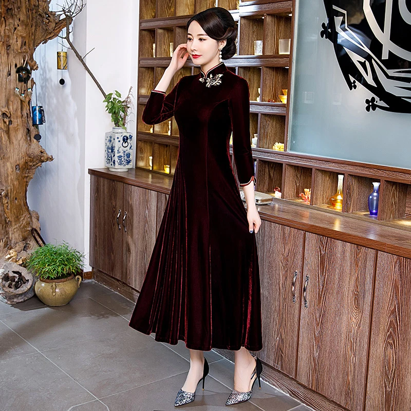 

Новое весеннее бархатное ципао с длинным рукавом для мам и женщин среднего возраста, большие размеры, длинное ципао для торжественных свадебных церемоний