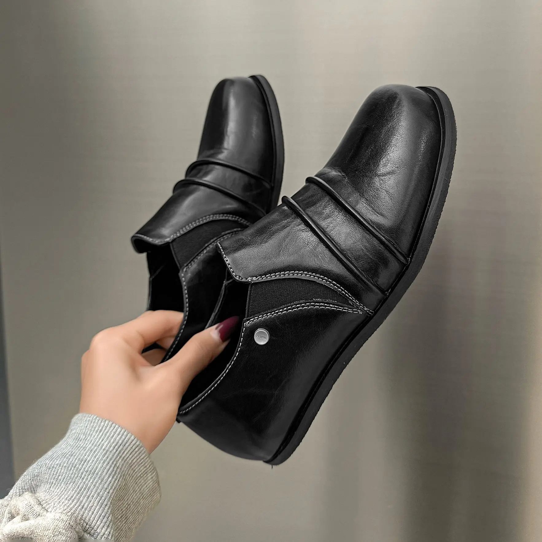 

Высококачественные мужские туфли-лоферы из кожи, повседневные деловые туфли для мужчин, кожаные туфли без шнурков для вечеринок, мужские кожаные лоферы на плоской подошве.