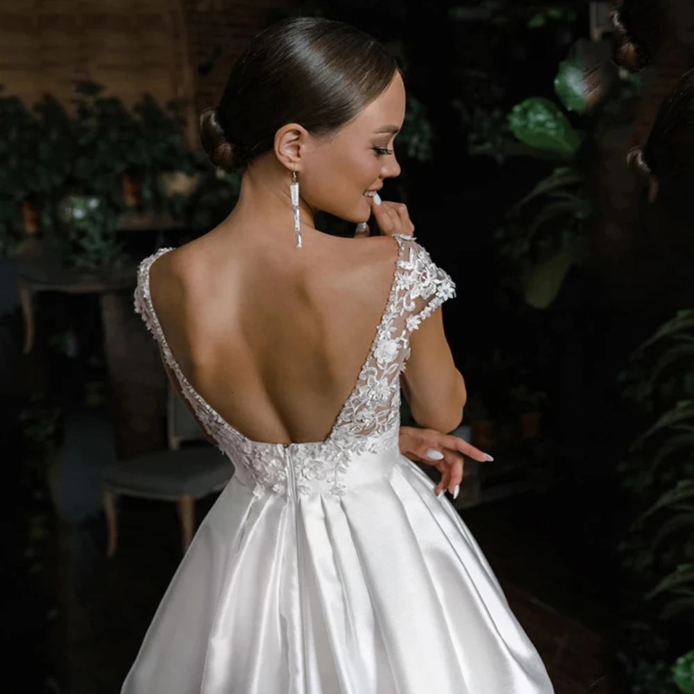 Sexy cetim vestidos de casamento elegante applique 3d flroal boné mangas vestidos de noiva sem encosto lateral fenda vestido de novia para noiva rob