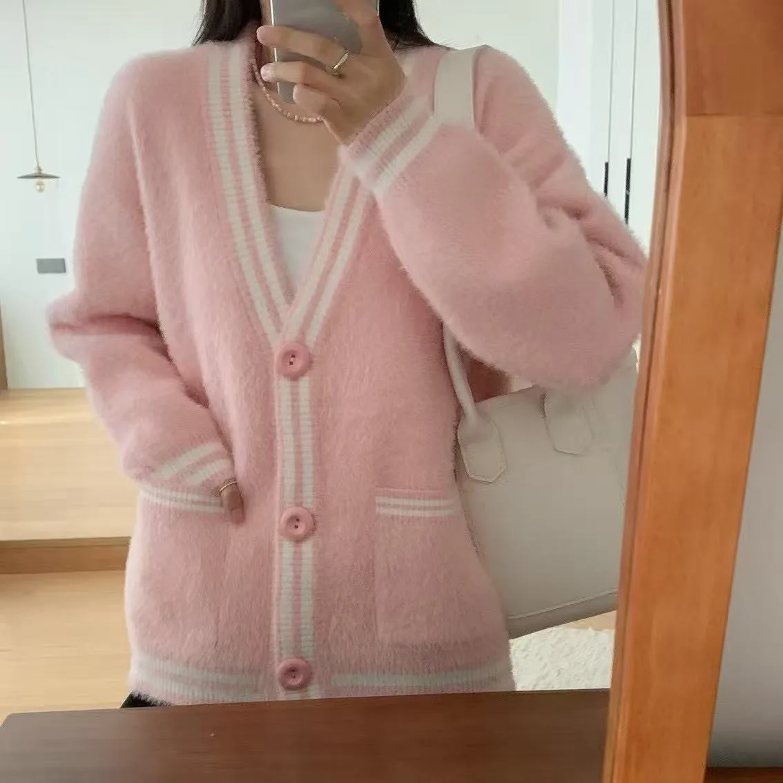 부드럽고 피부 친화적인 니트 밍크 코트 시크한 가을 겨울 오픈 가디건 여성 패션 젠틀 레이지 슬레 롱 스웨터