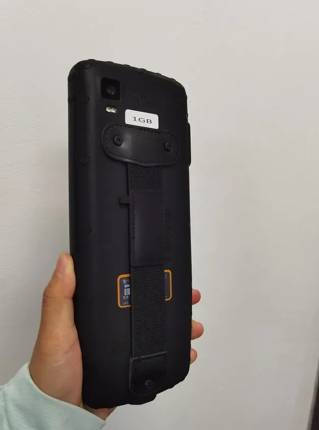 أحدث وحدة تحكم بيانات CHC HCE320 لعام 2025 بذاكرة 8G RTK مستعملة 90% جديدة في المخزون