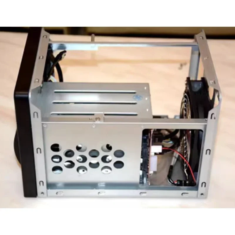 Лидер продаж, четырехдисковый NAS-шасси, тихий дизайн, поддерживает материнскую плату ITX K3, кохлеарное межпланетное шасси, черный