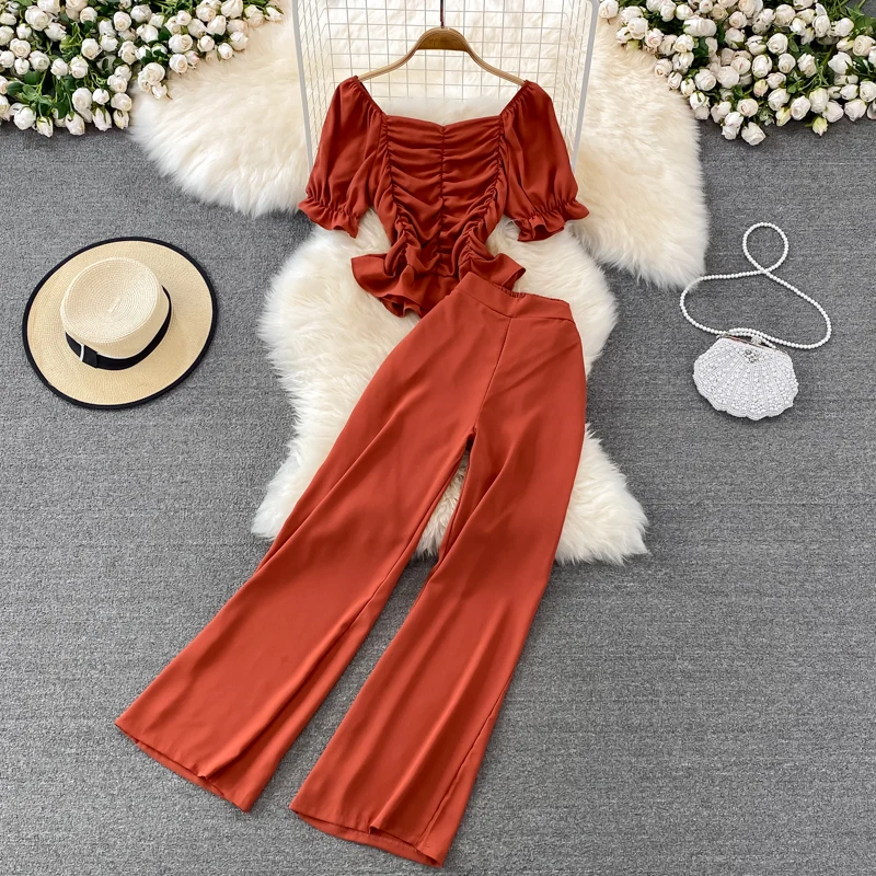 Conjunto Casual F da Moda: Calça Plona de Cintura Alta e Csa Curta de Gola Quadrada com Caimento Justo