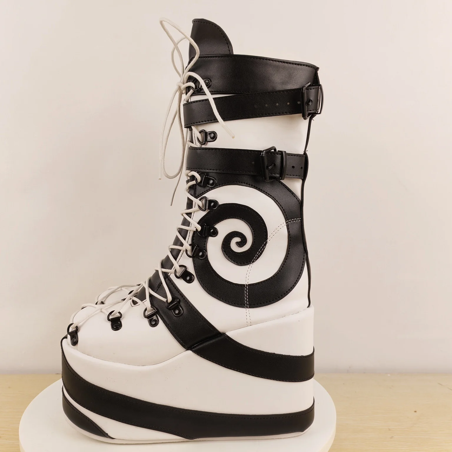 المرأة أسود أبيض منصة حذاء من الجلد المألوف القوطية نمط الأحذية دوامة نمط الدانتيل يصل مشبك تصميم منفعل أحذية فريدة من نوعها #5