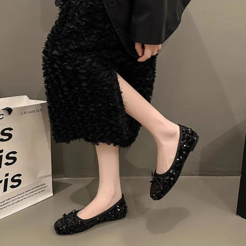 2026 New Fashion Sequin Slip-On Shallow Mouth Women's Shoes Spring Summer Casual Bow Decorated Large Size Non-Slip Flat Shoes