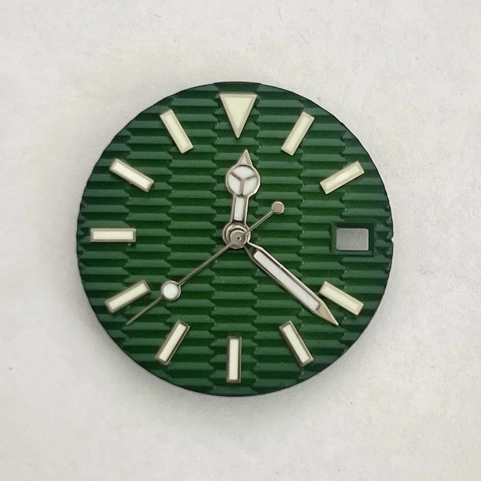 Quadrante nero/verde/giallo/bianco/blu con puntatori argento per accessori per orologi con movimento automatico NH35A Set di lancette con quadrante NH35 fai da te