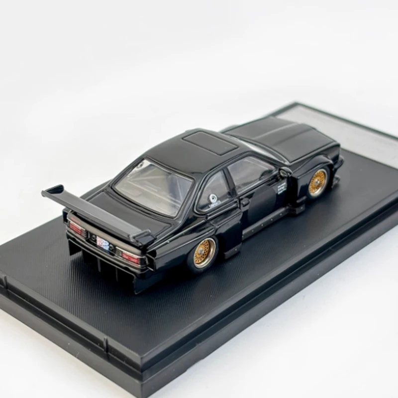 SW 1/64 Scale E24 635 CSI Sharknose Simulation Alloy Car Model Collectible Metal Ornament Gift Toy