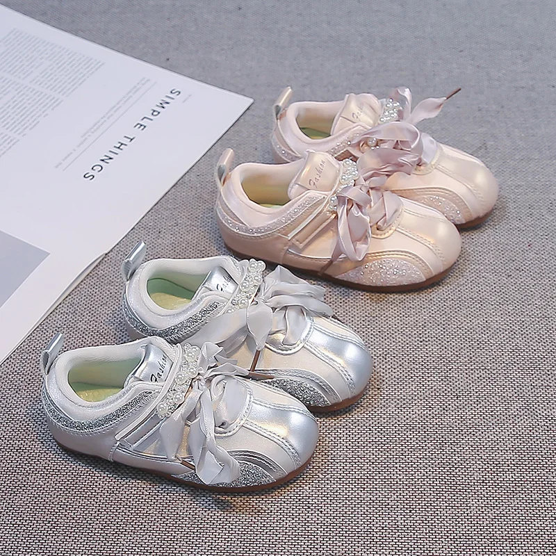 Little Girls Barefoot Sneakers with Beaded Bow 2026 New Autumn Kid School Trainers Soft Sole Trendy Versatile Outdoor Daily Wear