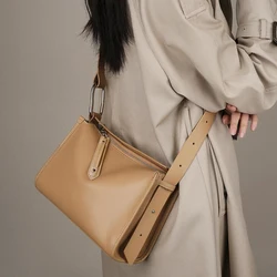 Bolsos de hombro de cuero de lujo para mujer, bolso cruzado con correa ancha ajustable, bolsos de mensajero femeninos de marca de diseño de moda caliente