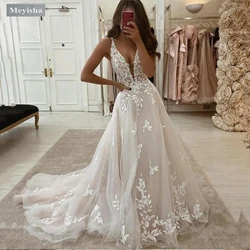 ZJ6040 Customized Exquisite Sleeveless Wedding Dress Plus Size V-Neck Tulle A-Line Bride Gowns Light Champagne Applique