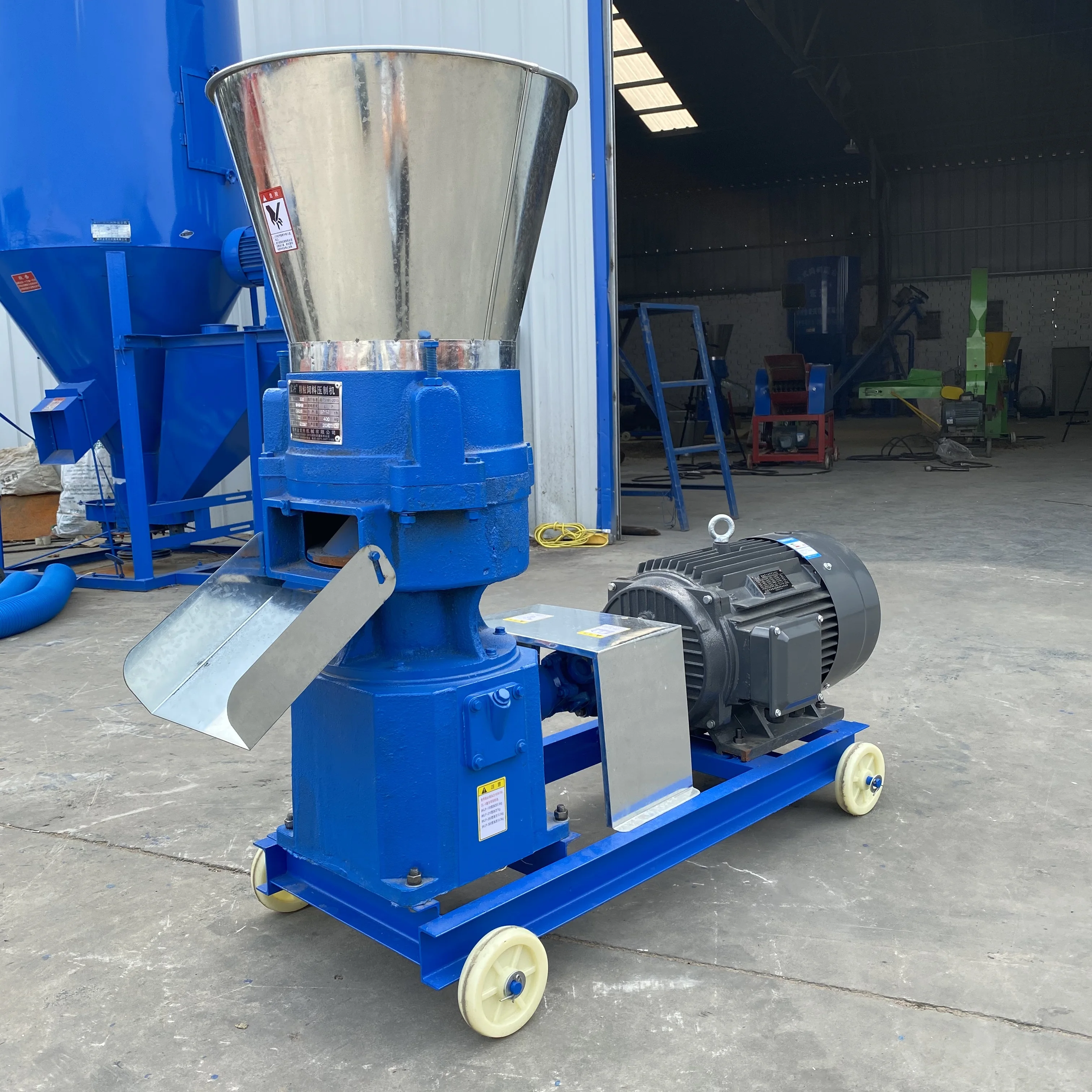 Poultry Livestock Feed Pellet Machine Chicken Pig Cattle Cow Sheep Feed Pelletizer Granulator Making Machine for Farm Use