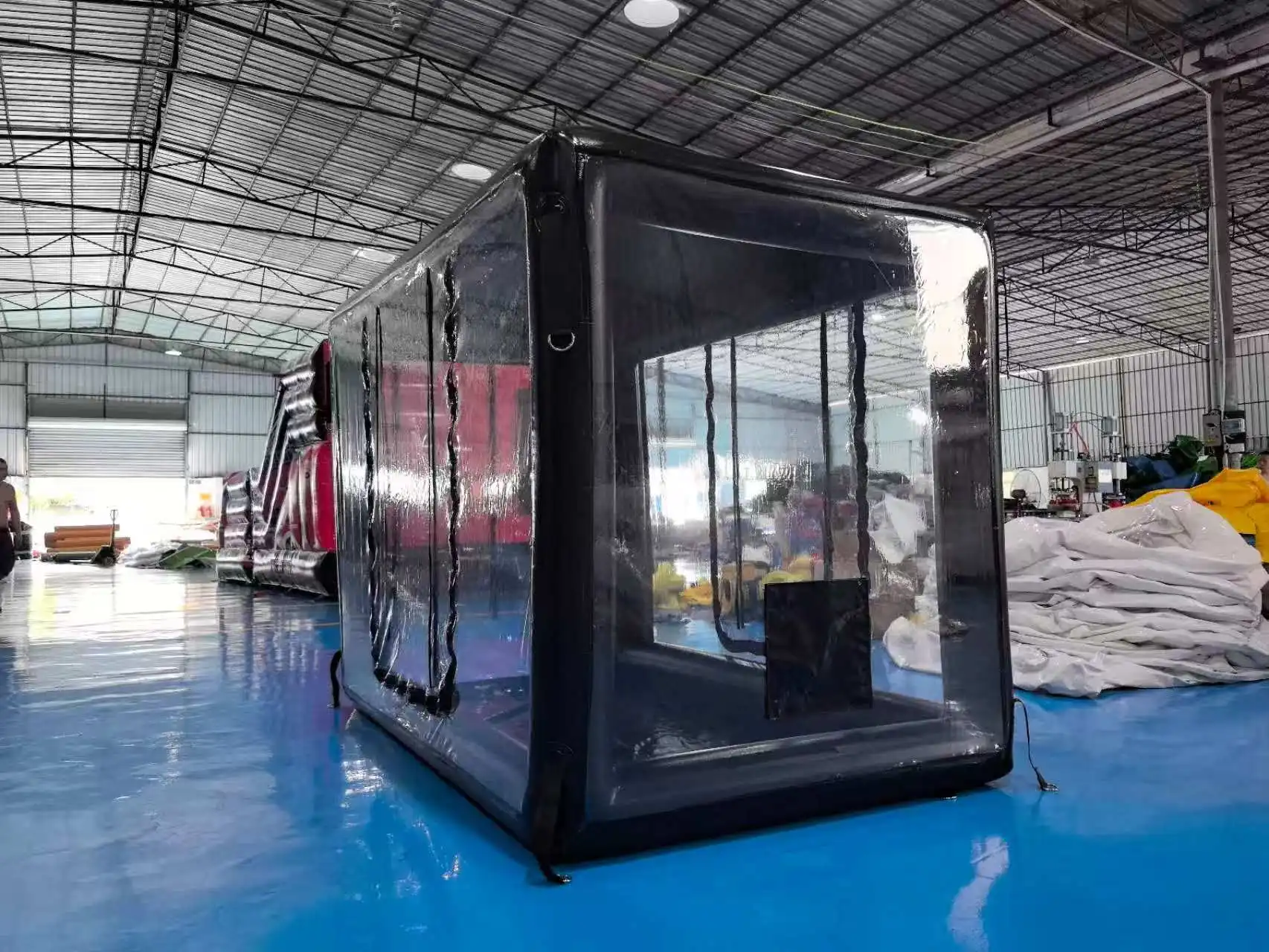 Luftdichte aufblasbare Autoabdeckungskapsel, tragbares Garagenzelt, 8,20 x 5,25 x 5,91 Fuß