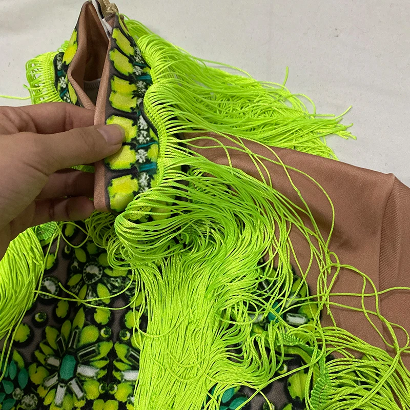 Moda verde con frange a maniche lunghe con collo alto stampato strass vestito da sera celebrare abbigliamento compleanno danza Costume