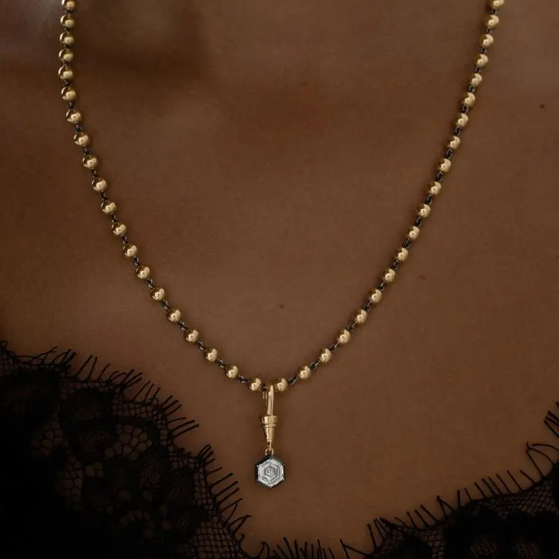 Damen-Halskette mit geometrischem weißem Zirkon-Anhänger, Perlenkette, goldfarben plattierter Edelstahl, einfacher Alltagsschmuck, Geschenk – Detail 22