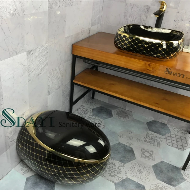 SDAYI Western Egg Around Shape Black Color Gold Design Ceramic Wall Hung Toilet Slow Down Seat Cover Closet
