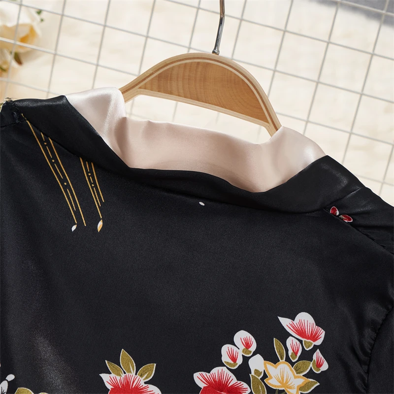 Damenkleidung Japanischer Kimono Schwarz V-Ausschnitt Blumendruck Langarm Schnür-Minikleid Sexy Locker Sitzende Strickjacke mit Schleife an der Taille – Detail 7
