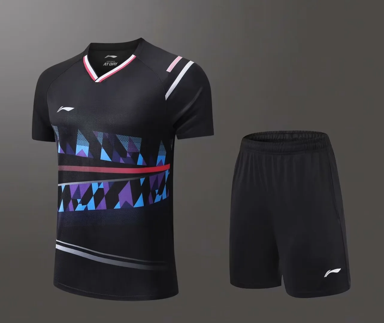 Рисунок 4 - Мужские и женские футболки и шорты