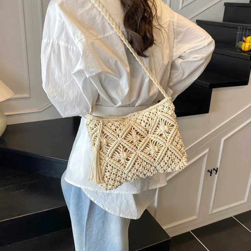 

Elegant Stylish Casual Simple Solid Color Tote Bag For Business Leisure Commuter With Classic Designer Paris Fashion Influence