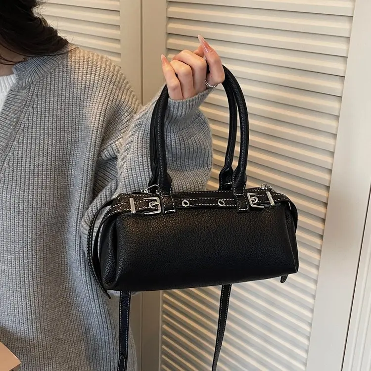 

Ins Fashion Women's Niche Bag 2026 Fall New Large Capacity Shoulder Crossbody Chain Bag