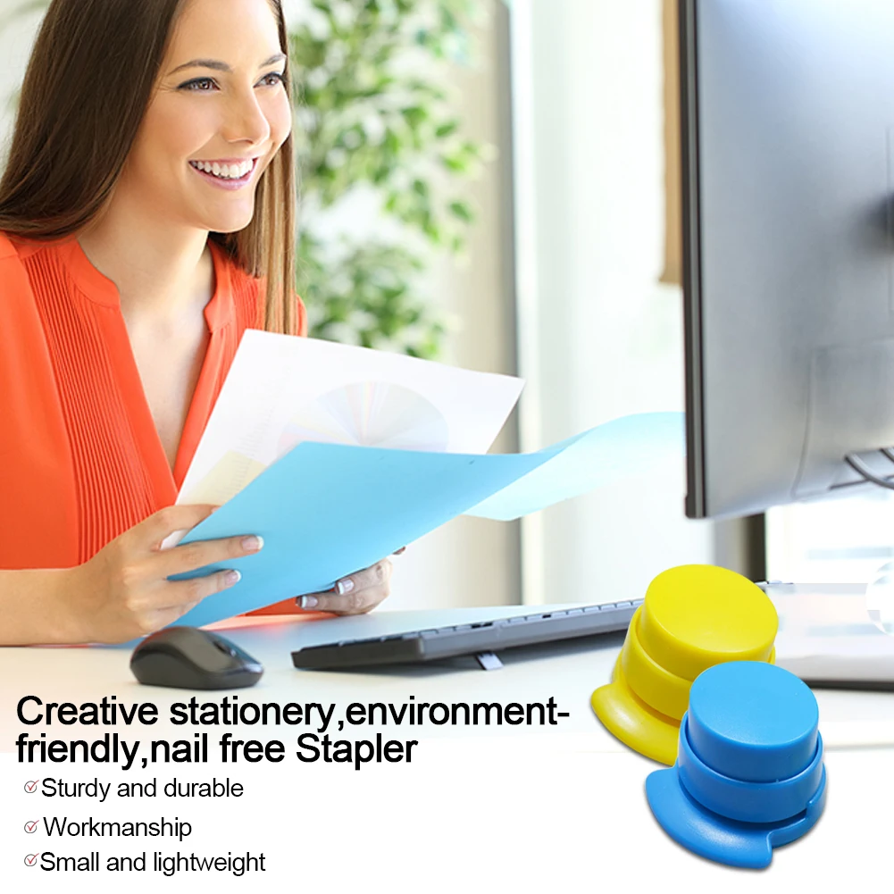 دباسة بلاستيكية صغيرة محمولة ، أداة تجليد ، دباسة ، فواتير سطح المكتب ، أوراق ، لون عشوائي ، المنزل ، المدرسة ، القرطاسية ، 2 قطعة