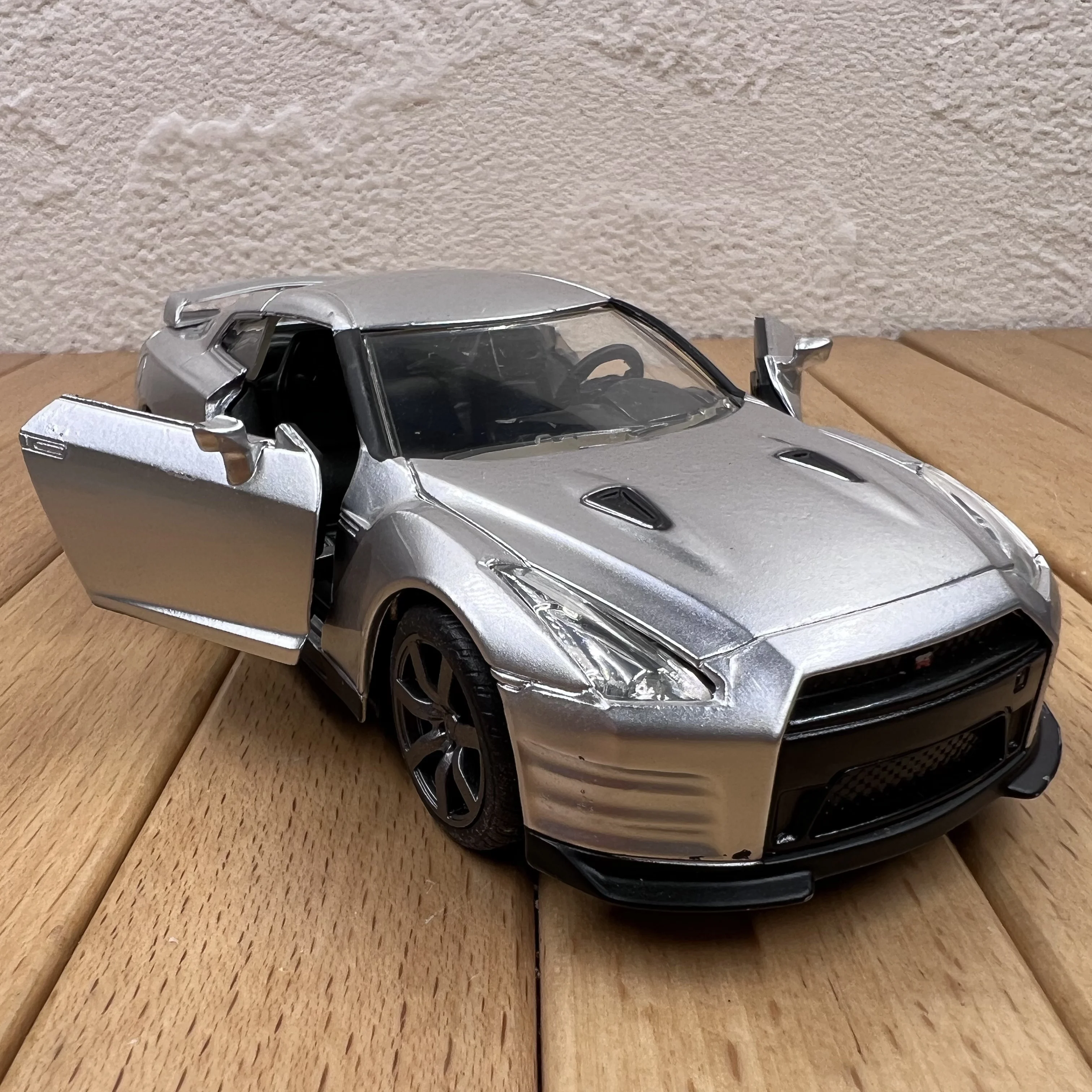 Maßstab 1:32 2009 Gtr Auto Legierung Modell Dekoration R35 Sportwagen Szene Dekoration Sammlung Geschenk