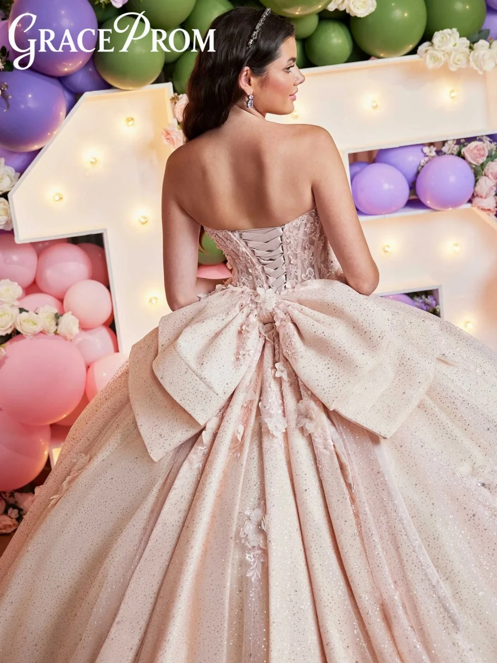 فستان كوينسيانيرا رومانسي بأكمام طويلة وتنورة منفوشة مع تطريز ثلاثي الأبعاد وخرز وقماش شفاف، فستان أنيق باللون الأخضر الفاتح، فساتين لحفلات الخامسة عشر