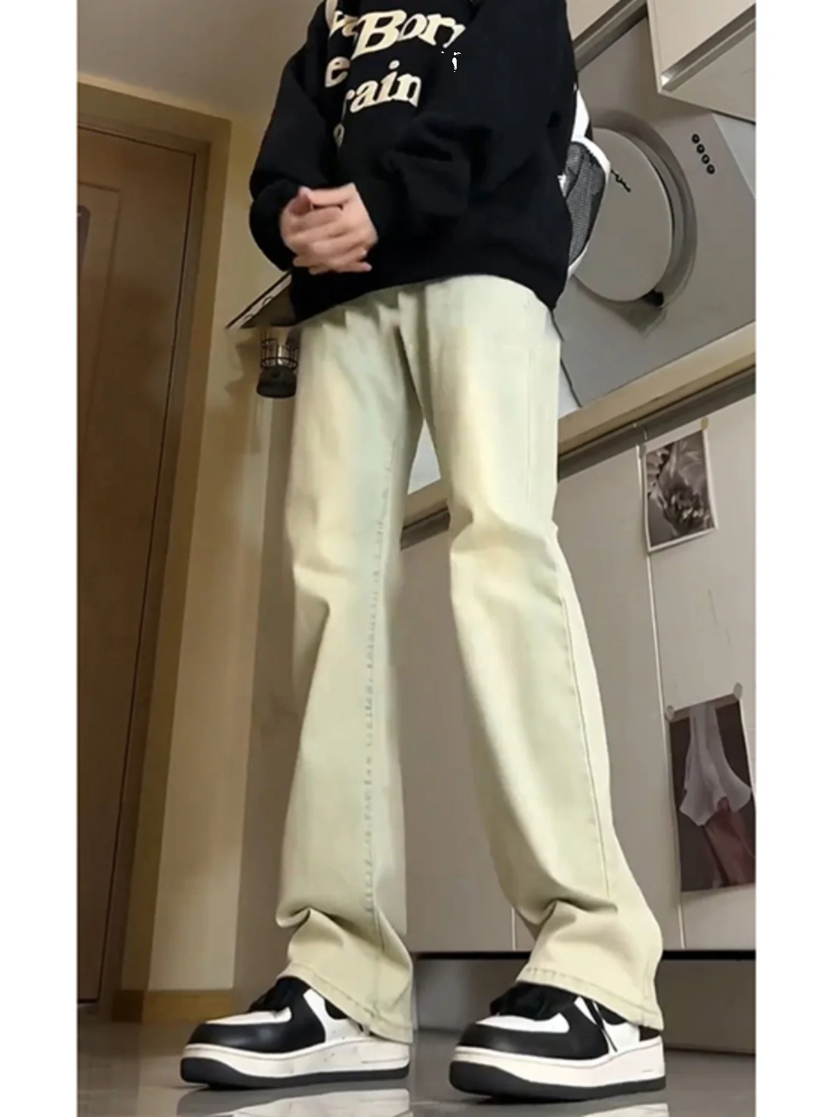 Jeans da uomo a vita alta con coltello a vita alta retrò American Vibe Pantaloni micro svasati a gamba alta e gamba dritta. Jeans in denim giallo