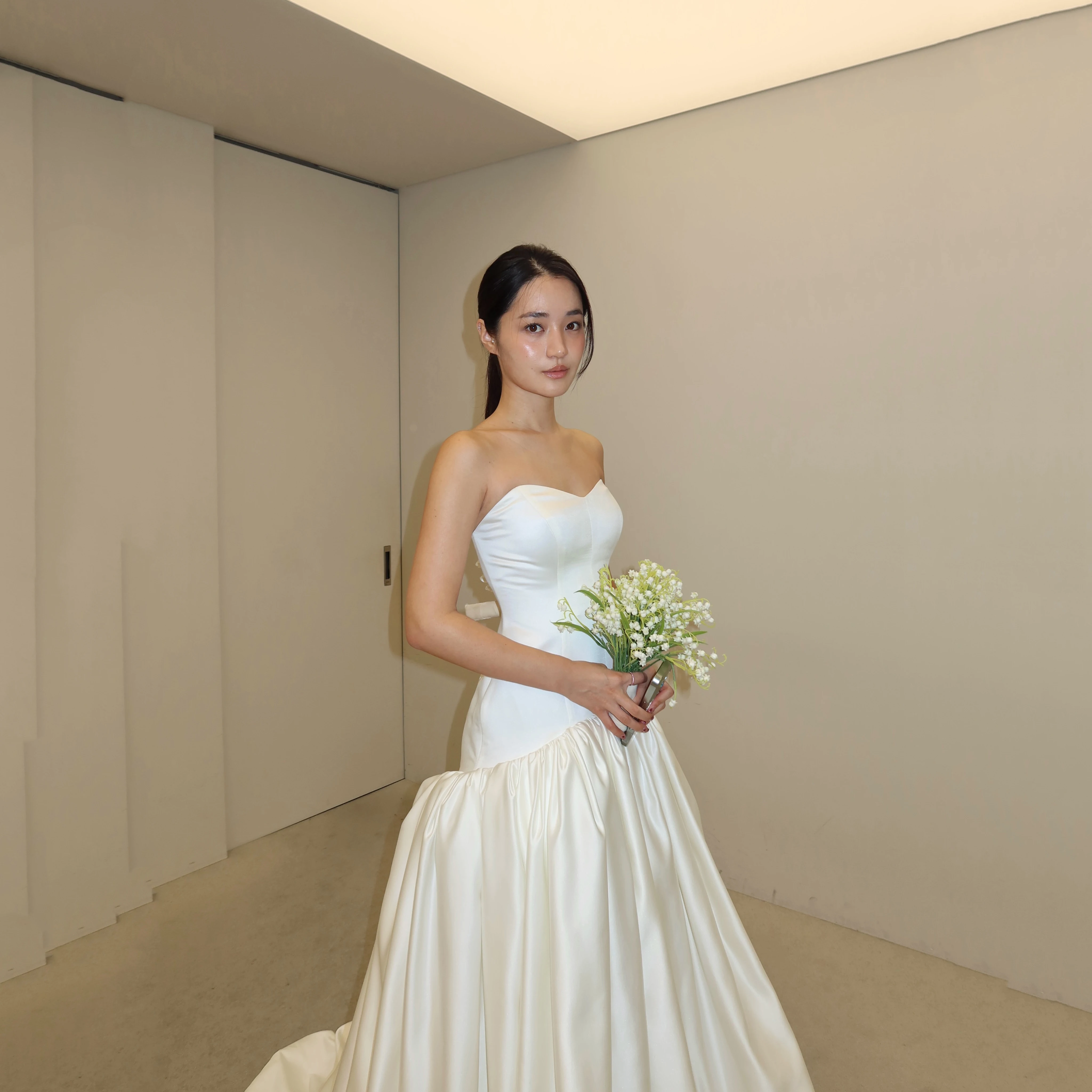 TL Customized 2027 Simple White Satin Wedding Dress Square Neck Thick Straps A Line Bridal Gown Vestidos De Novia Custom