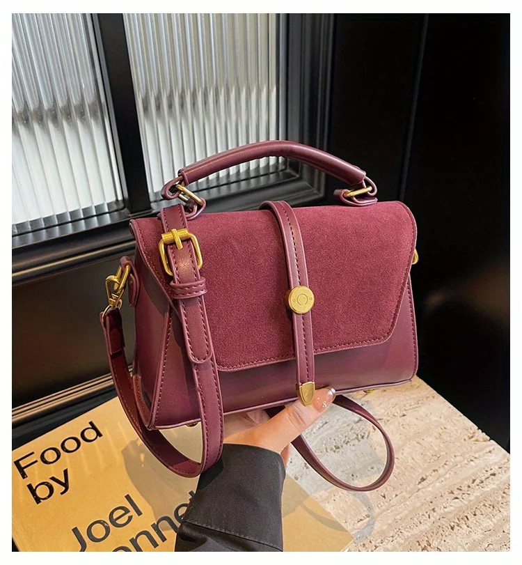 Elegant Faux Handbag with Adjustable Strap Golden-Tone Hardware and Flap Closure - Trendy Commuting Hobo Crossbody Bag for Women
