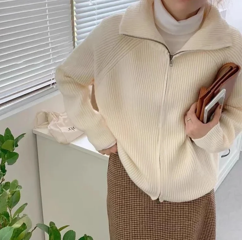 

Модный твидовый жакет, красное шерстяное пальто, рождественская тема, меховой воротник средней длины на пуговицах