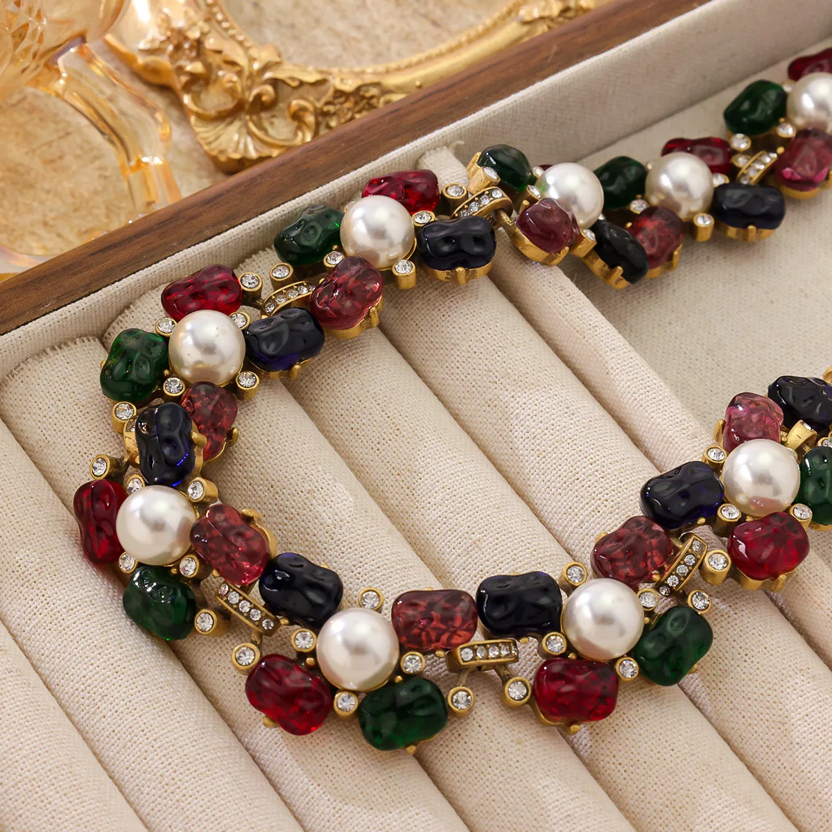 Medieval European Fashion Jewelry Alloy Diamond Wreath design Color Necklace Earrings Stud Earrings
