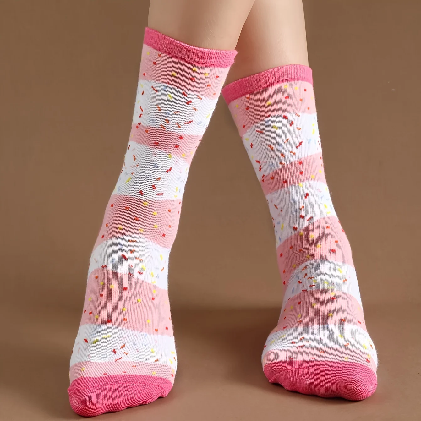 1 pair of stylish, unique and interesting ice cream pattern gift socks for men and women, suitable for all seasons