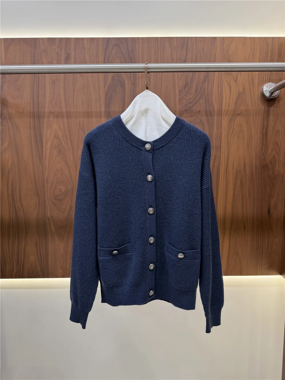 Fall Winter New Arrival Women's Knitted Long Sve round Ne Coat Golden Button Decorated Regular Length Cardigan